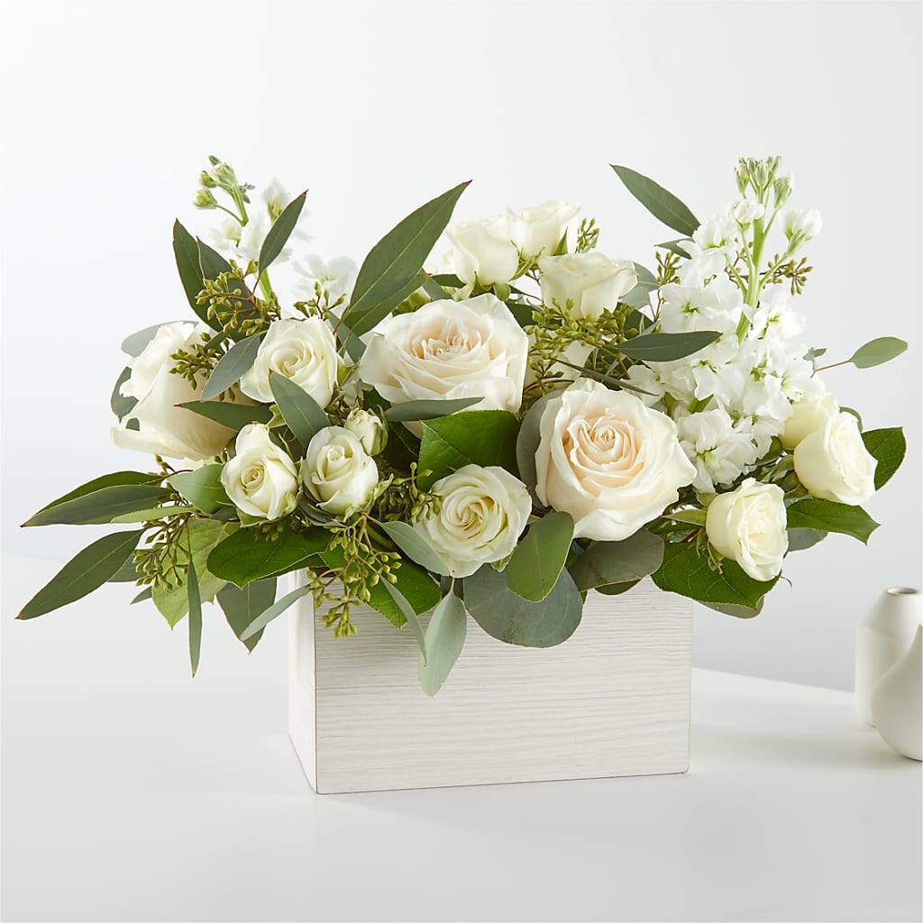 Fresh Linen Box Bouquet – VEEDERSBURG FLORIST & GIFTS, Veedersburg IN