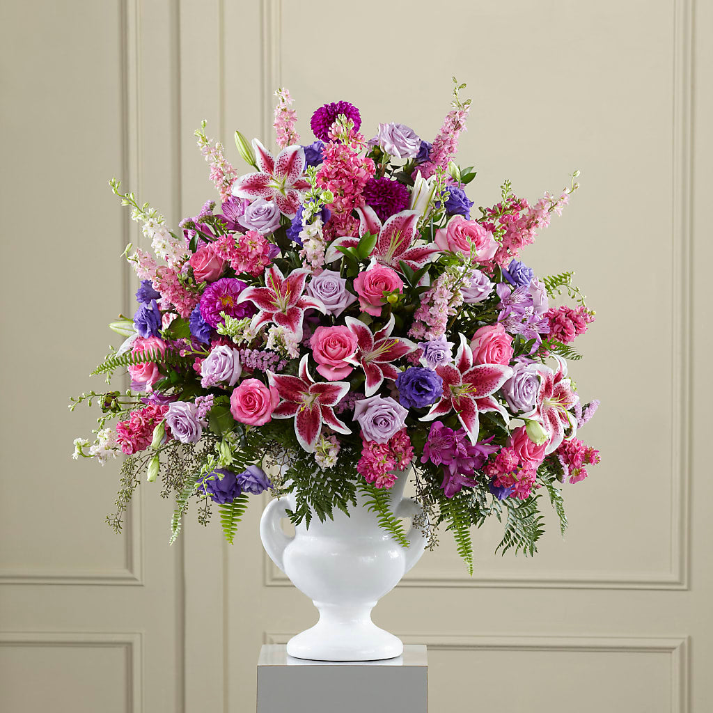 Peaceful Tribute Arrangement – VEEDERSBURG FLORIST & GIFTS, Veedersburg IN