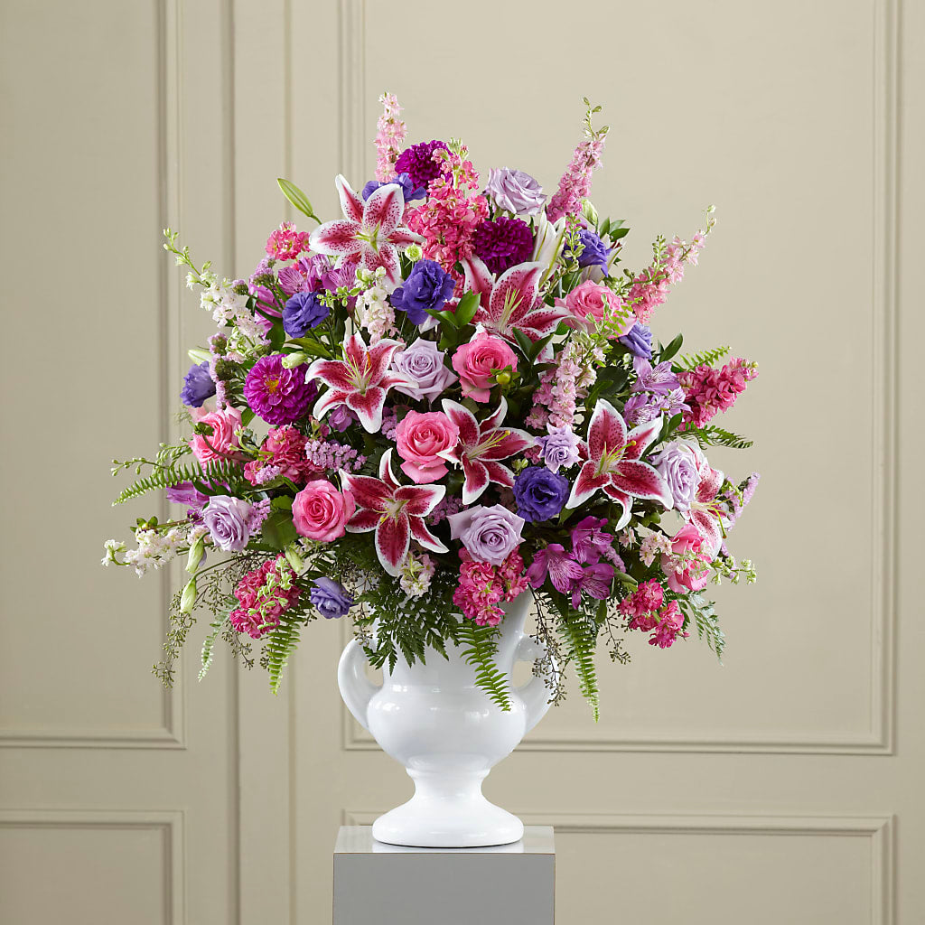 Peaceful Tribute Arrangement – VEEDERSBURG FLORIST & GIFTS, Veedersburg IN
