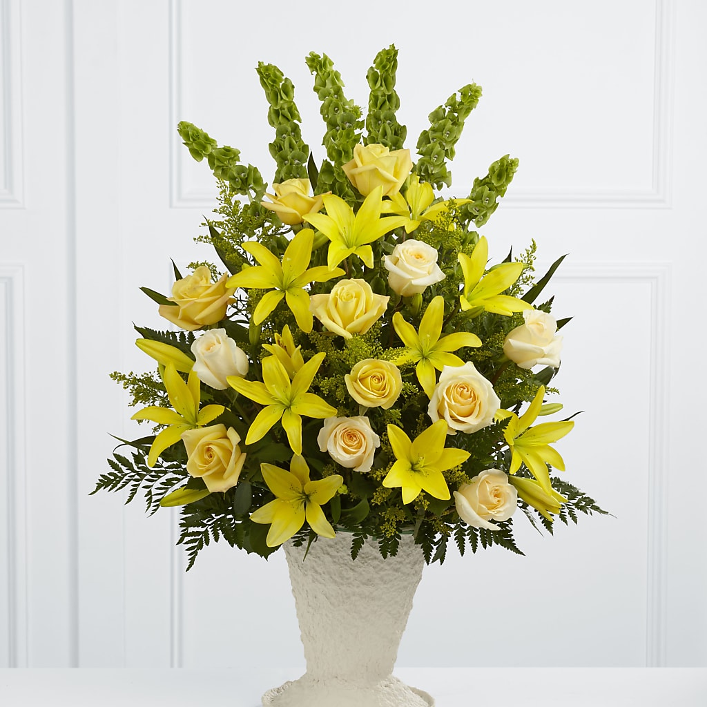 Golden Memories Arrangement – VEEDERSBURG FLORIST & GIFTS, Veedersburg IN