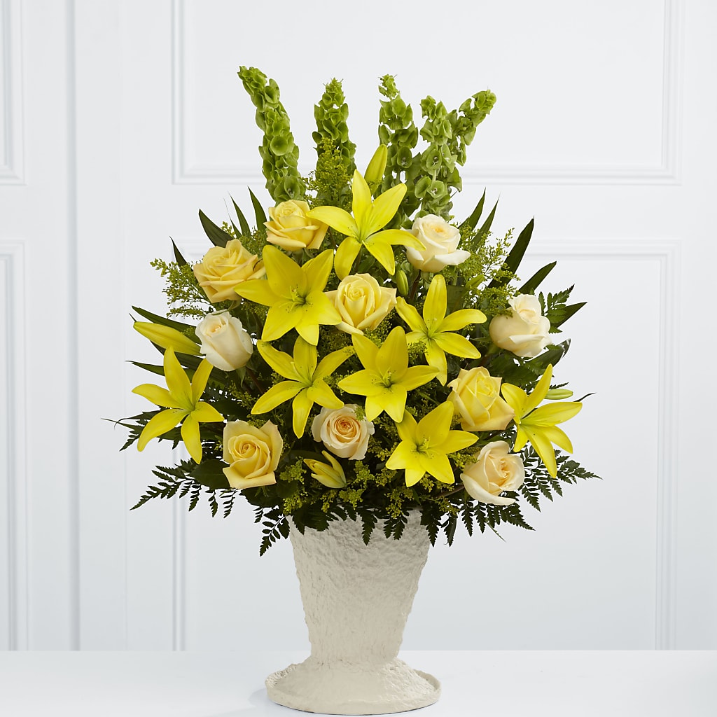 Golden Memories Arrangement – VEEDERSBURG FLORIST & GIFTS, Veedersburg IN