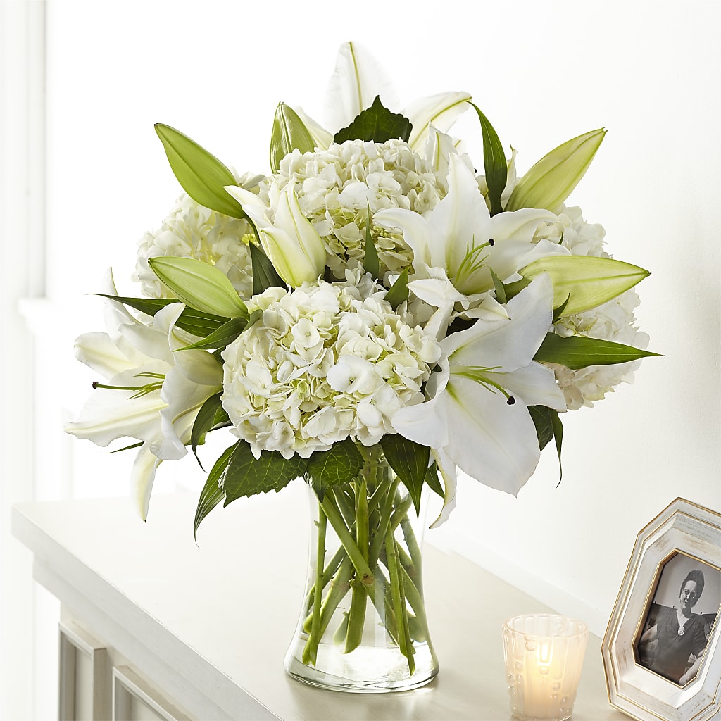 Compassionate Lily Bouquet – VEEDERSBURG FLORIST & GIFTS, Veedersburg IN