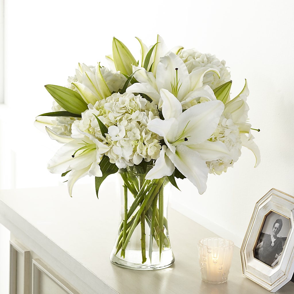 Compassionate Lily Bouquet – VEEDERSBURG FLORIST & GIFTS, Veedersburg IN