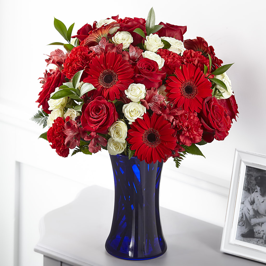 Hearts Embrace Bouquet – VEEDERSBURG FLORIST & GIFTS, Veedersburg IN