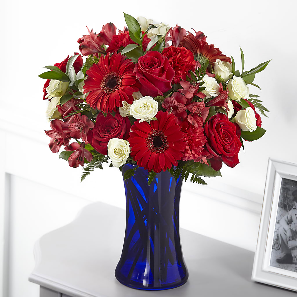 Hearts Embrace Bouquet – VEEDERSBURG FLORIST & GIFTS, Veedersburg IN
