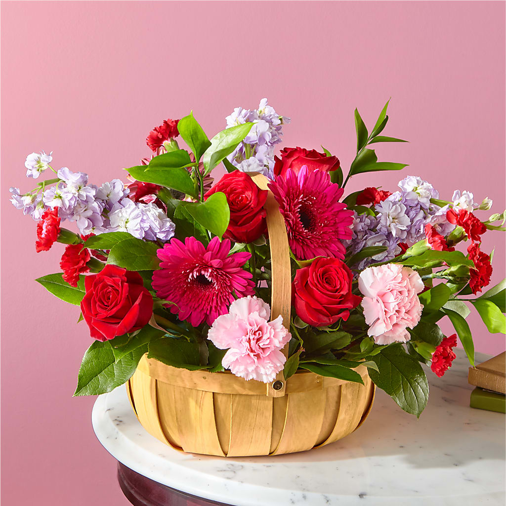Pink Picnic Basket – VEEDERSBURG FLORIST & GIFTS, Veedersburg IN