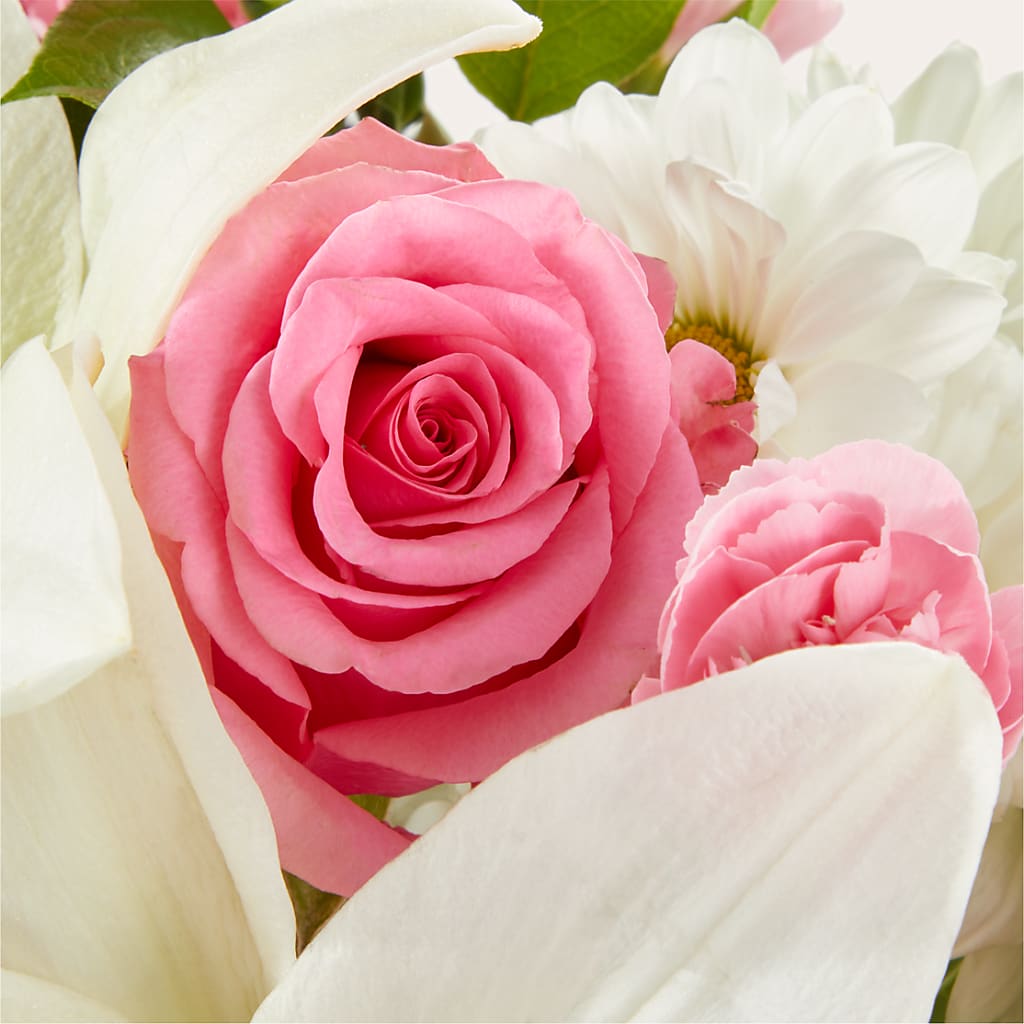 Whispers of Comfort Bouquet – VEEDERSBURG FLORIST & GIFTS, Veedersburg IN