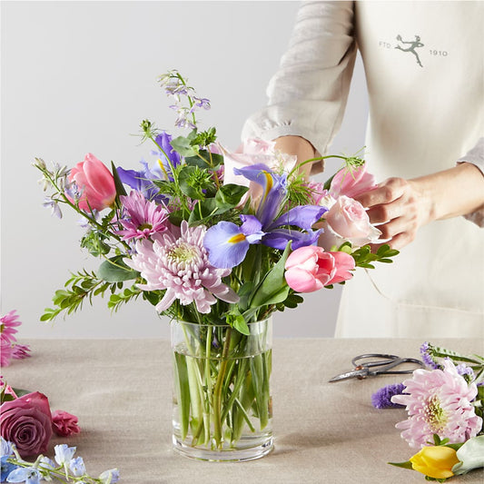 Pastel Tradition - A Florist Original – VEEDERSBURG FLORIST & GIFTS, Veedersburg IN