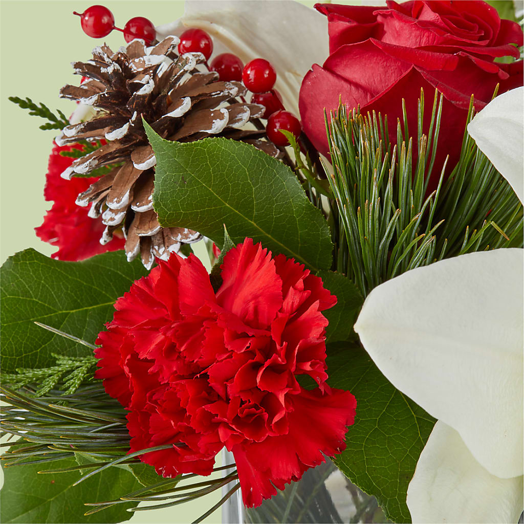 Glistening Icicles Bouquet – VEEDERSBURG FLORIST & GIFTS, Veedersburg IN