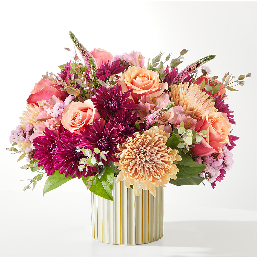 Berry Cobbler Bouquet with Ivory Vase – VEEDERSBURG FLORIST & GIFTS, Veedersburg IN